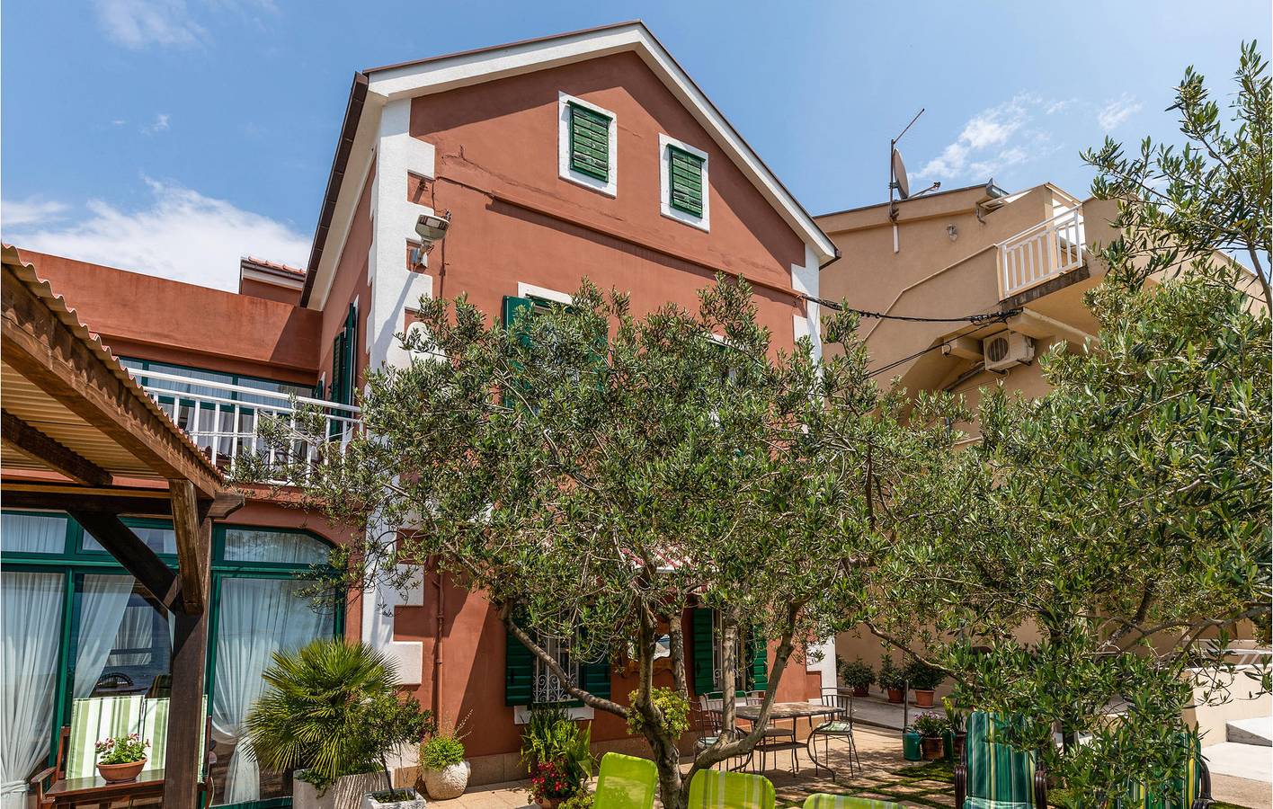 Ganze Ferienwohnung, Charmantes 1-Zimmer-Apartment mit Terrasse, WLAN, 100 m vom Strand entfernt in Blace, Dubrovnik-Neretva