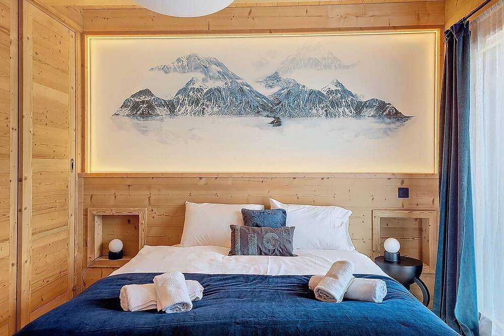 Chalet - 10 People – Hot Tub - In Town - Close Ski Slopes – Wifi in Essert-Romand, Les Portes du Soleil