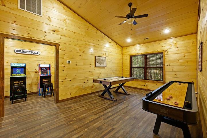 Vacation rental for 22 people, with pets in Pigeon Forge