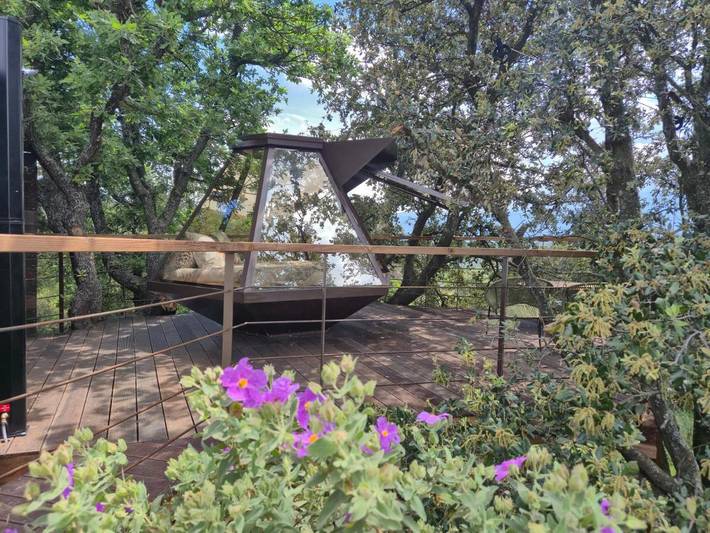 Location de vacances pour 2 personnes, avec Terrasse ainsi que Jardin et Vue à Bélesta