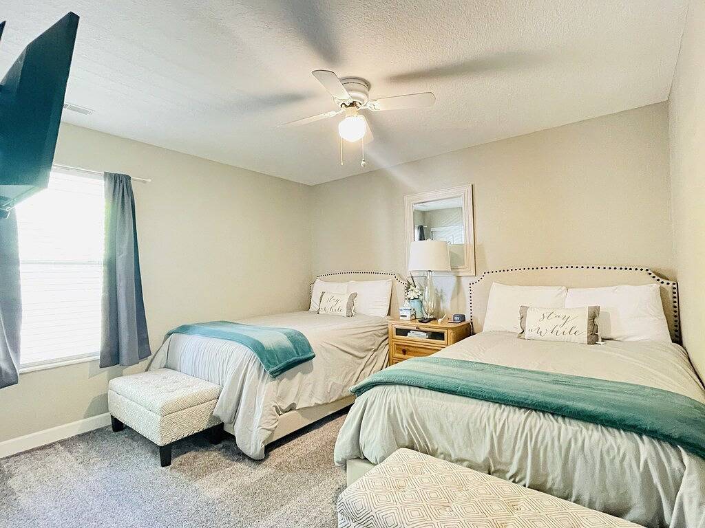 Ganze Wohnung, Stylish Lakefront, King Bed Suite, Sunset View, Pool, Boat Slip, Privatetopfloor in Osage Beach, Lake of the Ozarks