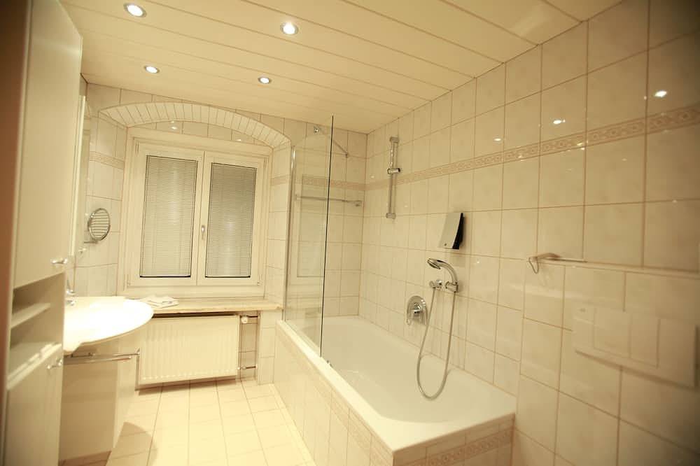 Entire apartment, Genießen Sie die Freiheit der Ferienwohnung Gepaart mit dem Komfort vom 4-hotel in Imst, Tyrolean Upperland Region