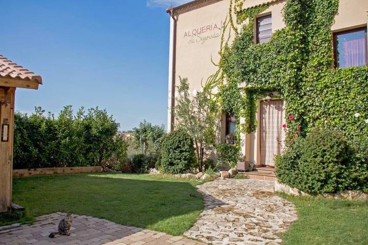 Casa rural para 21 personas, con Balcón y Jacuzzi además de Terraza y Jardín en Provincia de Segovia - 2