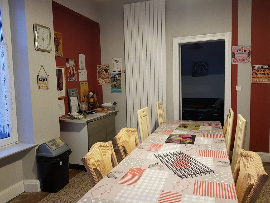 Gîte Chez la Marie, maison 5 chambres modulable 1 à 12 personnes in Épinal, Région d'Épinal