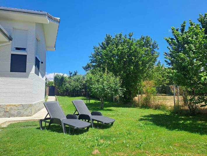 Chalet para 8 personas, con Terraza además de Jardín y Vistas en Montañas de Burgos - 2