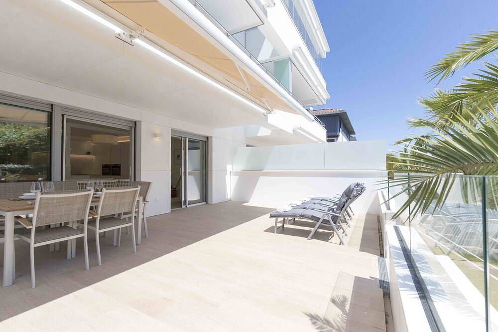 Appartamento intero, Brunet I | The Rentals Collection in Playa de la Concha, San Sebastian