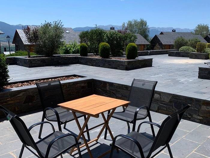 Appartement de vacances entier, Appartement 3 ch. 8 Pers. Tennis, Cheminée, Vues et Animaux Ok in Ger (Espagne), Pyrénées catalanes