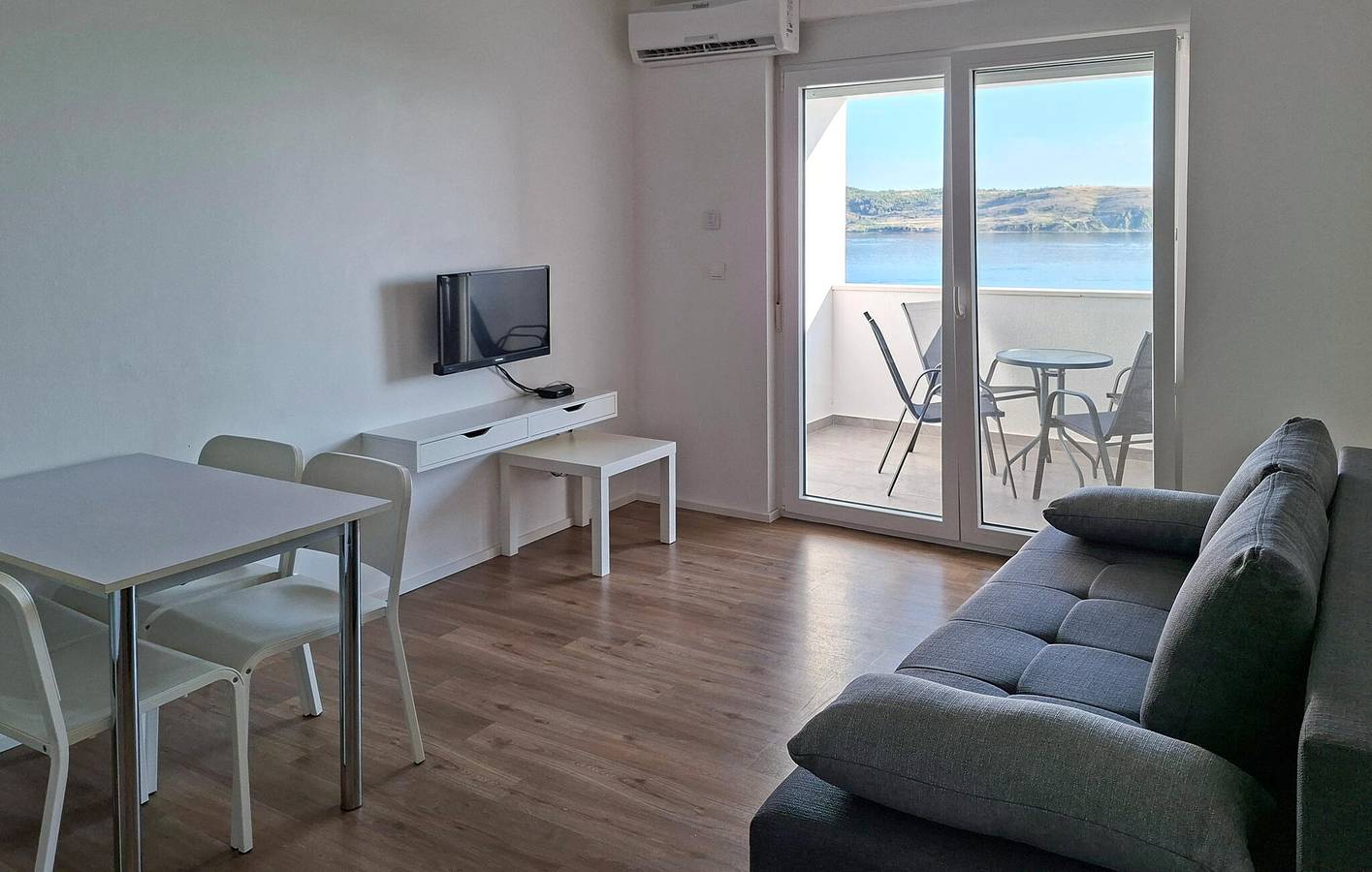 Ganze Ferienwohnung, Ferienwohnung für 2 Personen mit Garten in Rtina, Zadar