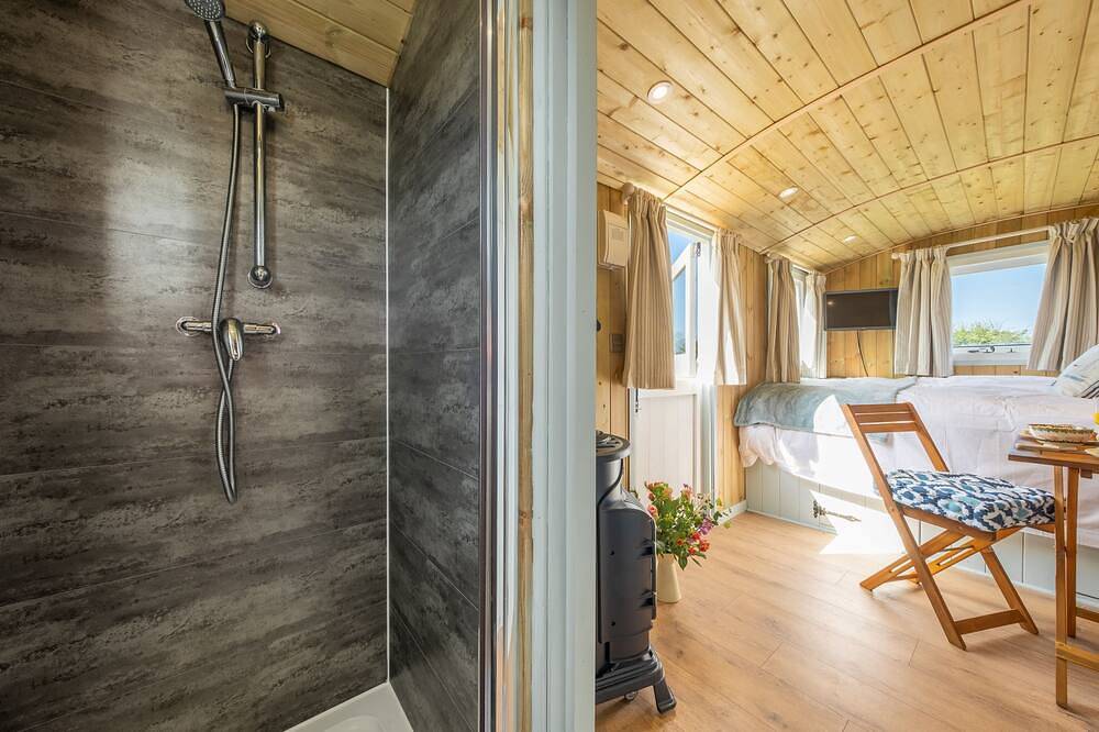Dog-friendly glamping hut in the North Norfolk Coast in Stiffkey, Norfolk Coast