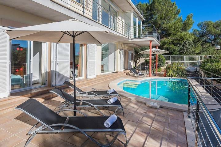 Villa 'Vistafar ' con vistas al mar, Wi-Fi y aire acondicionado in Alcanada, Alcúdia