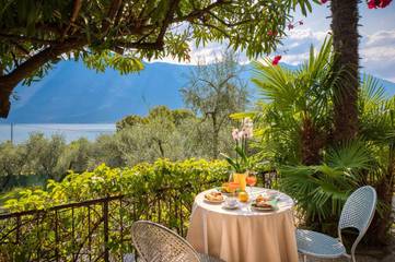 Hôtel pour 2 personnes, avec piscine et vue sur le lac ainsi que jardin et vue, animaux acceptés à Limone sul Garda