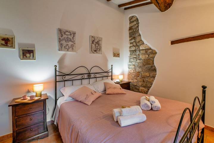 Ganze Wohnung, Ferienwohnung für 2 Personen mit Balkon/Terrasse in Passignano sul Trasimeno, Lago Trasimeno
