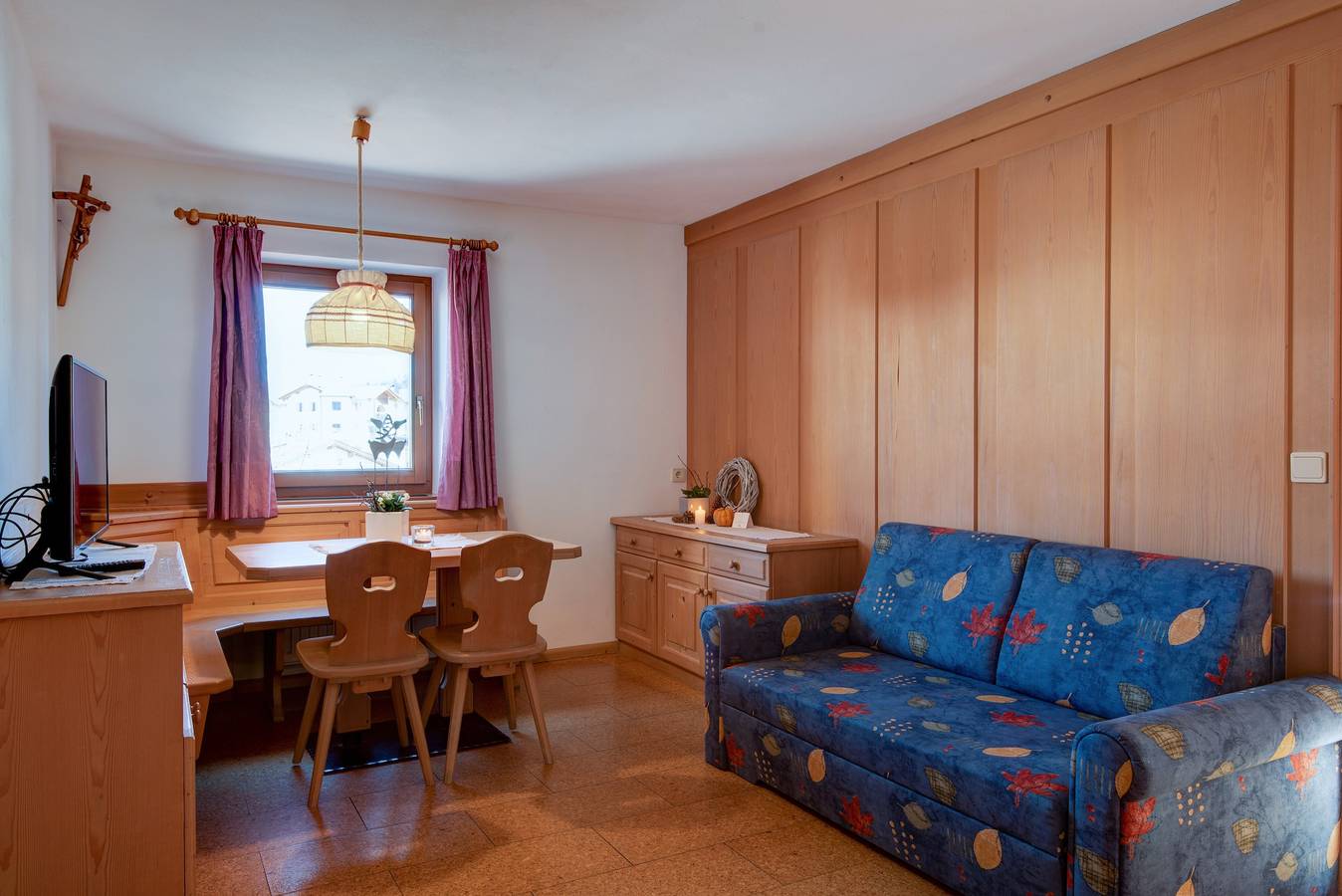 Appartement entier, Appartement 4 "Zur Sonne" avec vue sur montagne, balcon et jardin in Laion, Dolomiti Superski