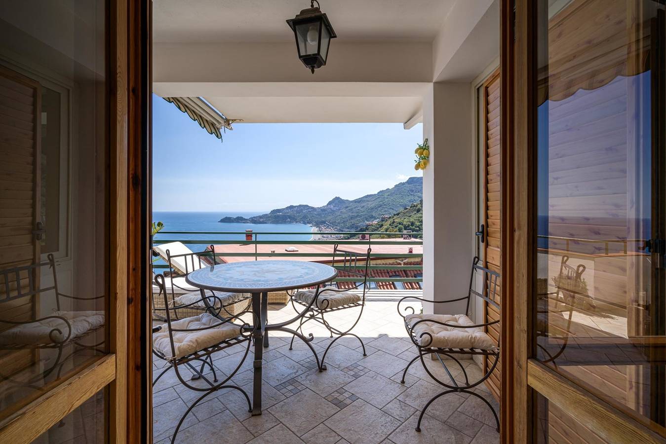Maison de vacances pour 7 personnes avec terrasse in Letojanni, Province de Messina
