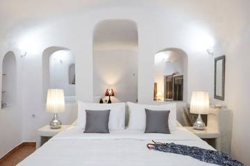 Villa for 7 People in Oia, Santorini, Photo 2