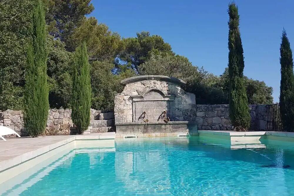 Domaine oléicole privatif 9+9 pers. • Piscine • Sainte-Baume • Aucun voisin in Signes, Côte méditerranéenne (France)