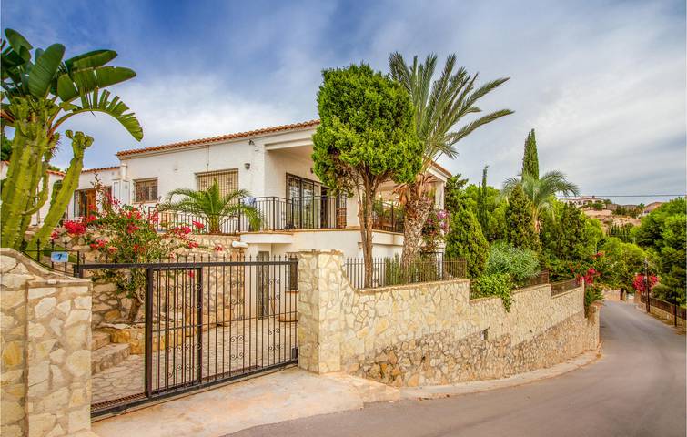 Ferienhaus für 8 Personen, mit Garten und Pool an der Costa Blanca