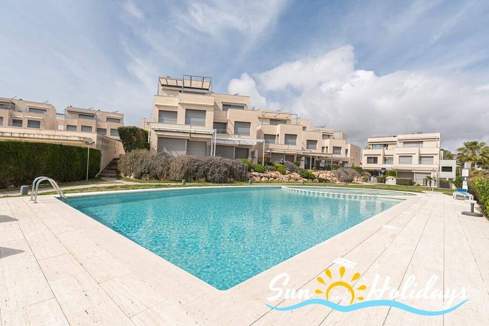 Fantastica Moderna Villa Mar Azul a 200m de la Playa! in Torredembarra, Costa Dorada