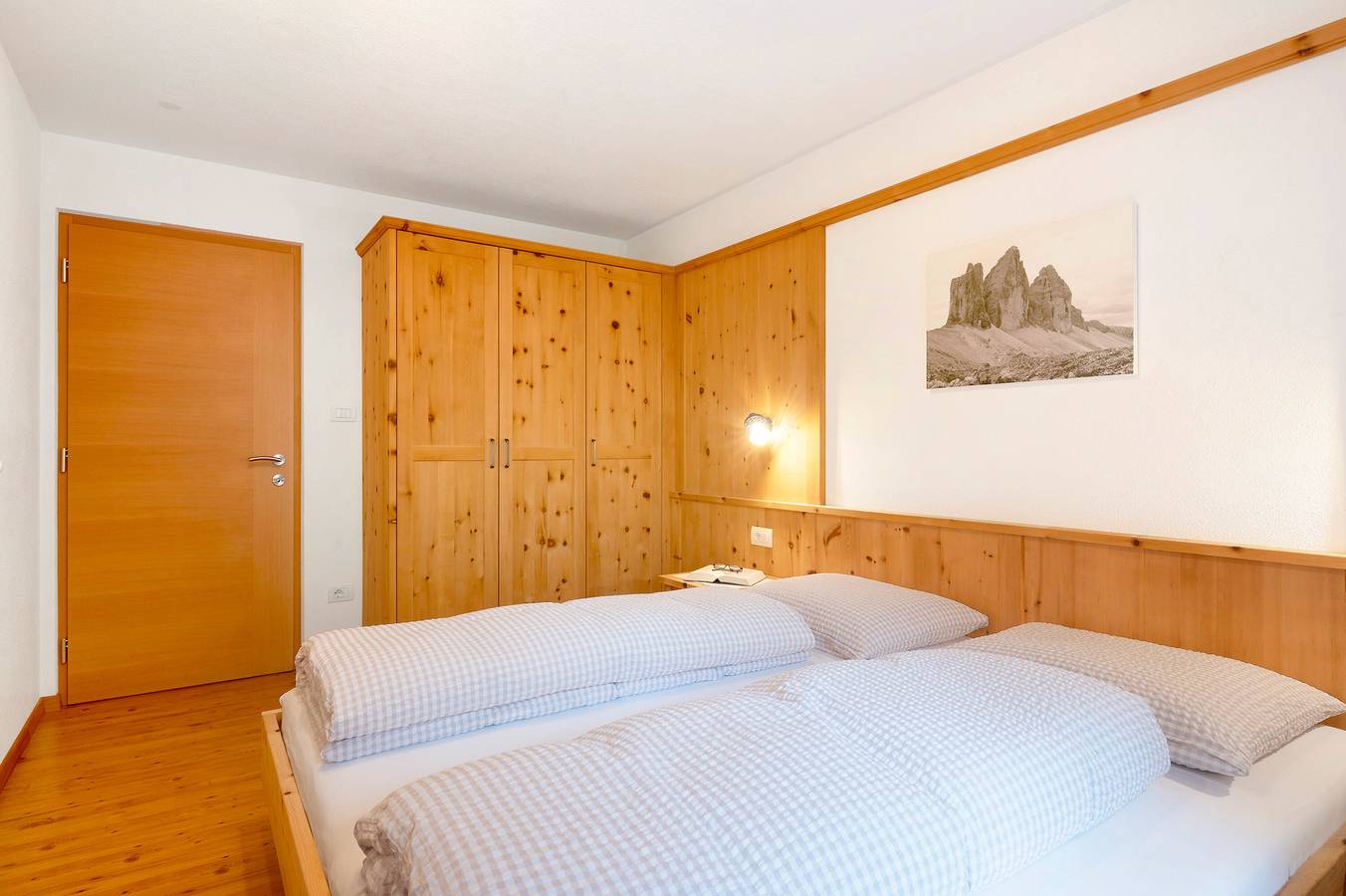 Ganze Wohnung, Apartment 'Zirm' mit Bergblick, gemeinsamer Terrasse und Wlan in Antholz, Rasen-Antholz