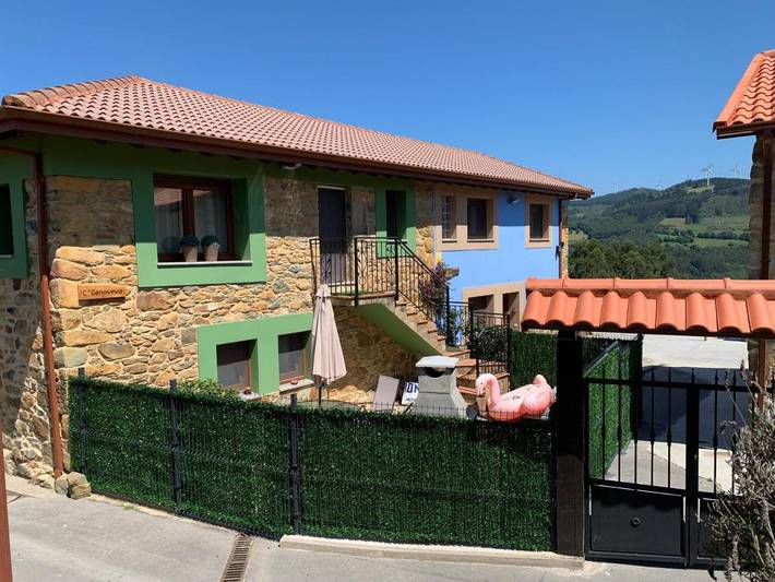 Casa de vacaciones para 5 personas, con Terraza y Jardín además de Piscina y Vistas en Eo-Navia