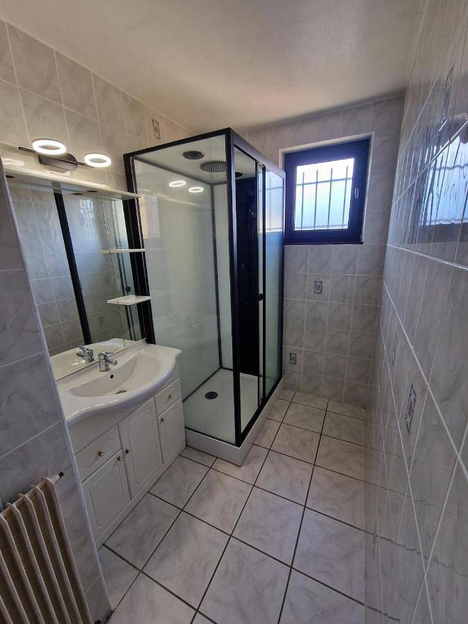 Location de vacances pour 6 personnes, avec jardin à Massiac - 2