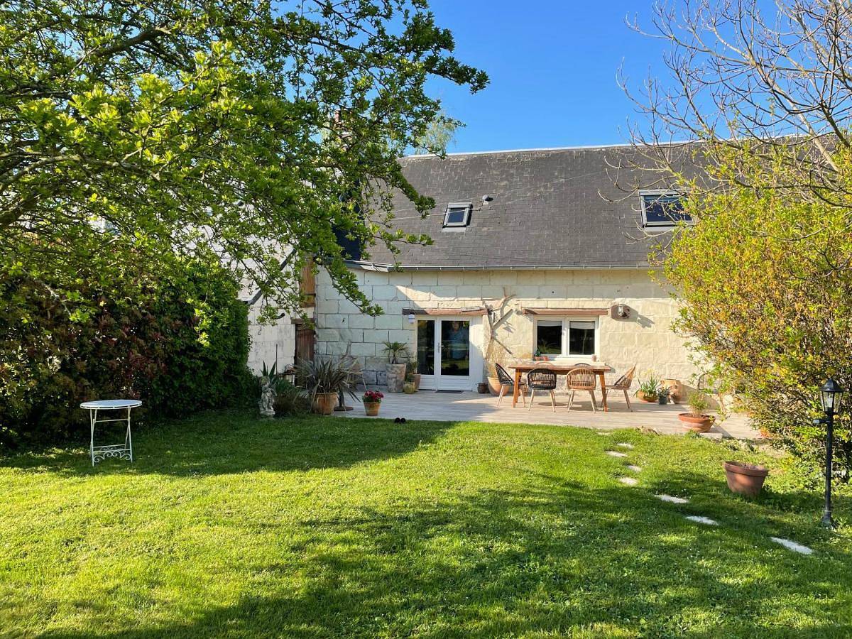 Double Room with Private Bathroom in Villebernier, Vallée de la Loire