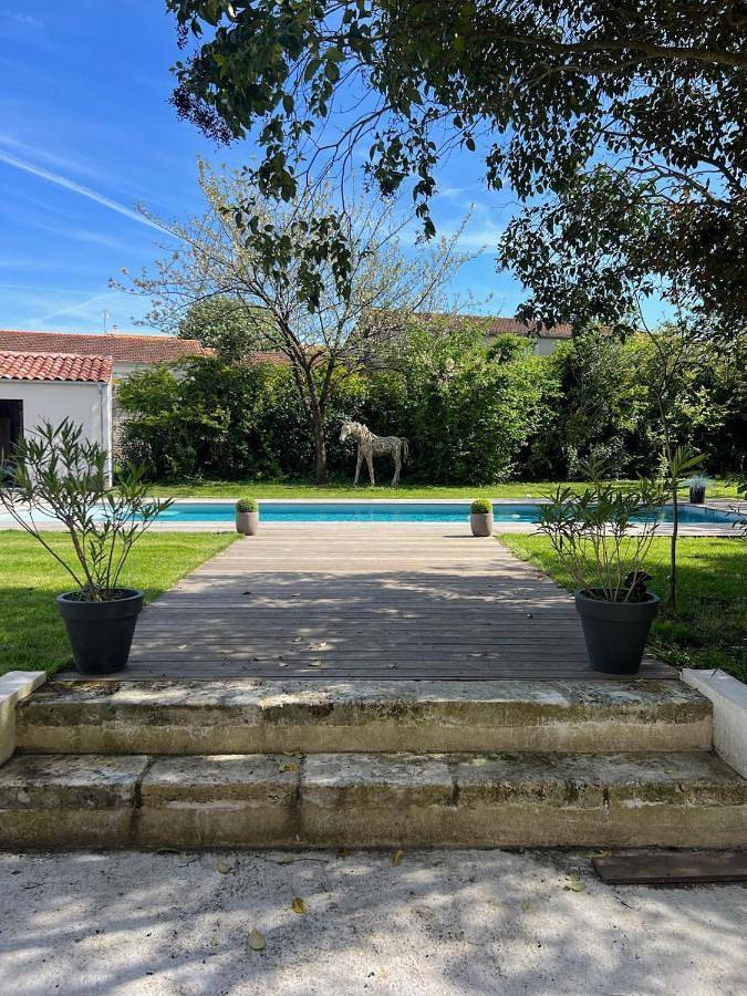 Villa pour 8 personnes, avec jacuzzi ainsi que jardin et piscine à La Rochelle - 2