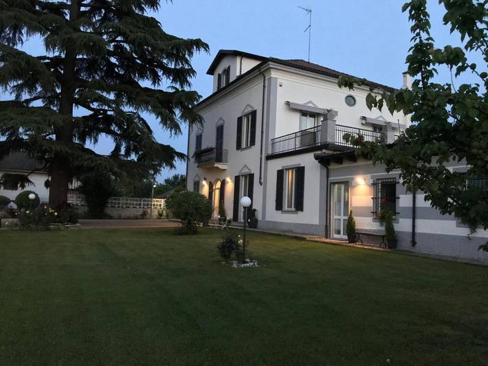 B&b per 2 persone, con Terrazza e Giardino nonché Panorama a Novi Ligure