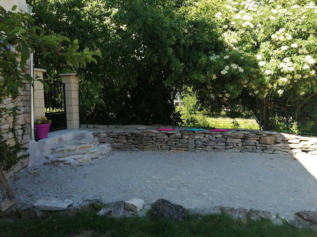 Les Bois d'Ormes - Chambre La Crypte in Bessey-en-Chaume, Région de Beaune