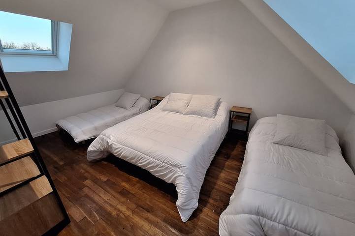 Location de vacances pour 12 personnes, avec jardin à Faux-la-Montagne