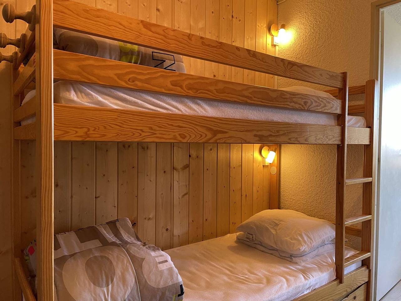 Appartement entier, Charmant Studio 4 Pers avec Balcons, Parking et Accès Direct aux Pistes – Montgenèvre in Montgenèvre, Région de Briançon