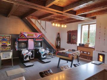 Gîte pour 2 personnes, avec terrasse ainsi que piscine et jacuzzi dans 