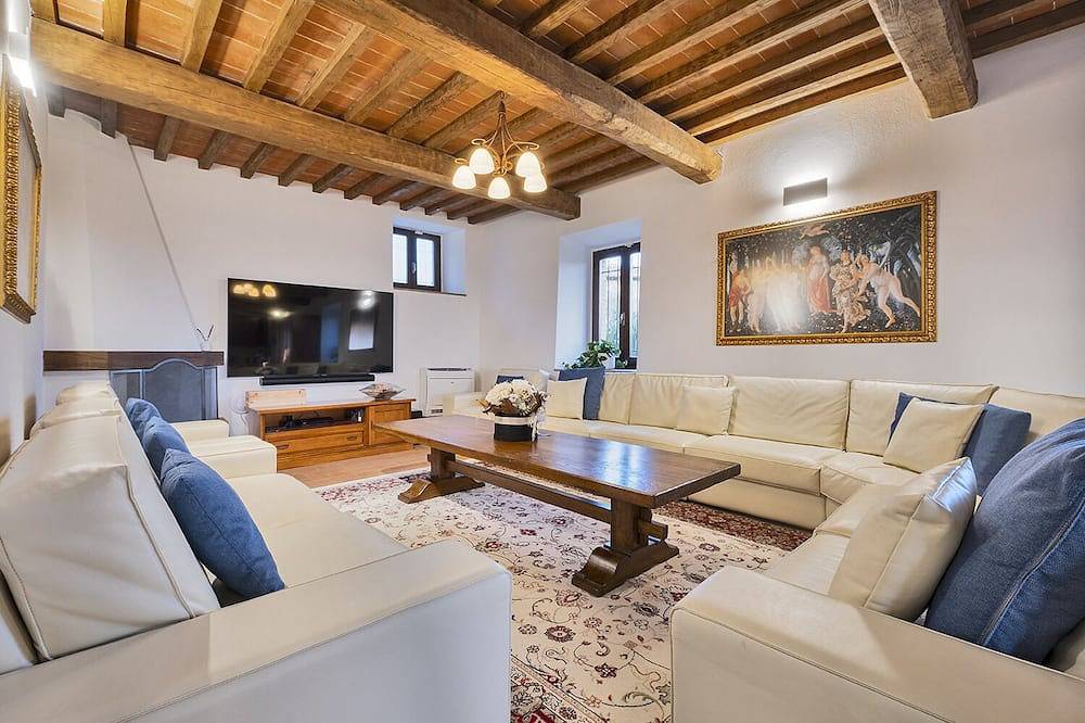 Isola Serena Newly Expanded Private Luxury Villa, Tuscany, Infinity Pool & Views in Castellina in Chianti, Chianti
