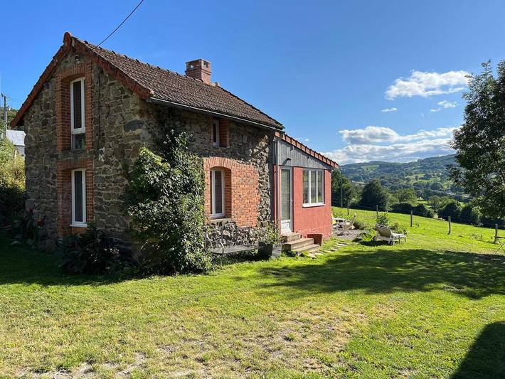 Maison de campagne pour 2 personnes, avec jardin et vue à Teilhet