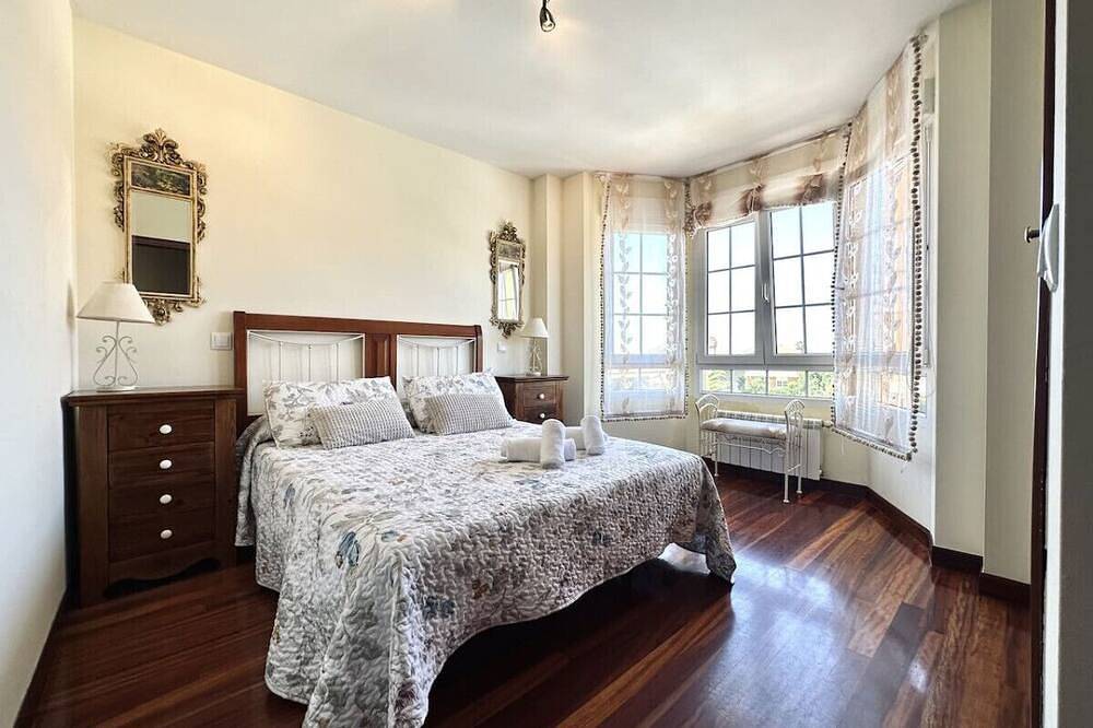 Chalet con jardin independiente y vistas al mar - in Bareyo, Cantabrian Coast