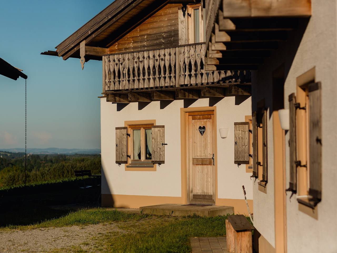 Geräumiges Ferienhaus im Landhausstil im Vital Camp Bayerbach in Bayerbach, Bayerische Golf und Thermenland