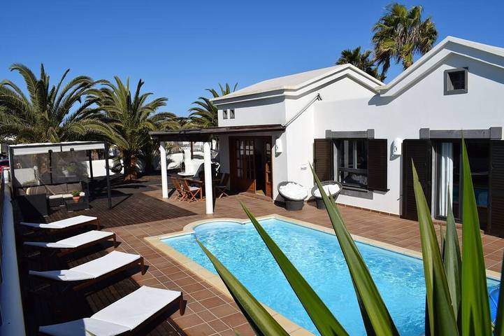 Villa for 6 people, with hot tub and children pool as well as pool and garden - 1