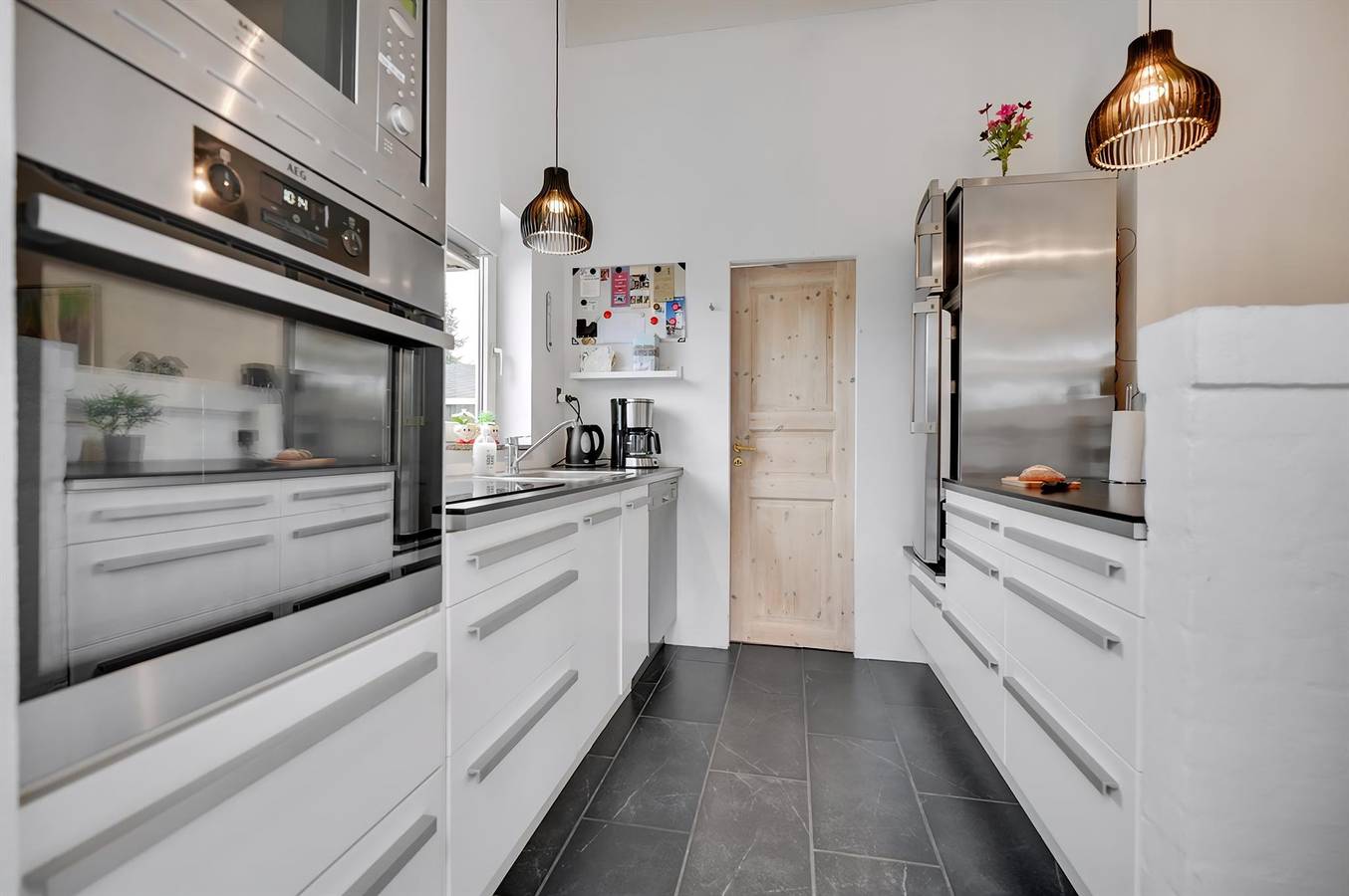 Awesome home in Ebeltoft w/ Wifi, 3 Bedrooms and Indoor swimming pool in Lyngsbæk Strand, Ebeltoft