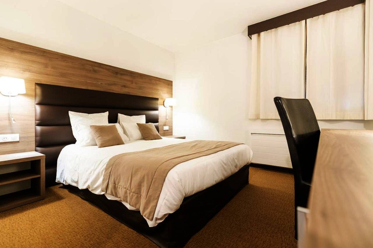 Triple Room in Onet-le-Château, Aveyron