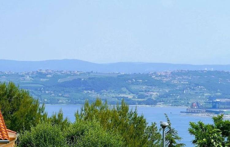 Apartament wakacyjny dla 3 osób, z widok i sauna oraz ogród w Koper