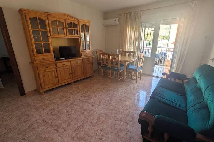 Apartamento de vacaciones para 6 personas, con vistas y jardín - 1