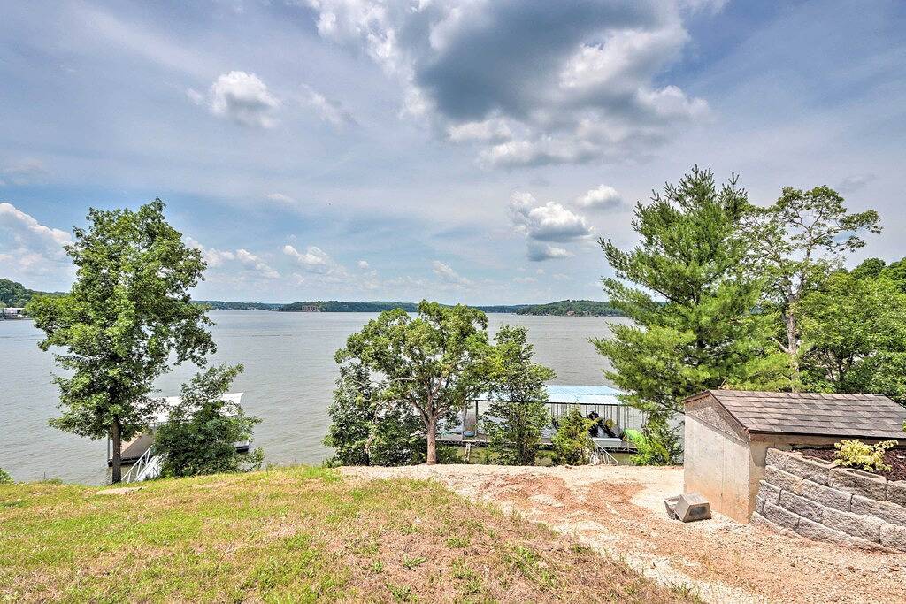 Vacation House for 20 Guests in Lake of the Ozarks, Ozark Mountains