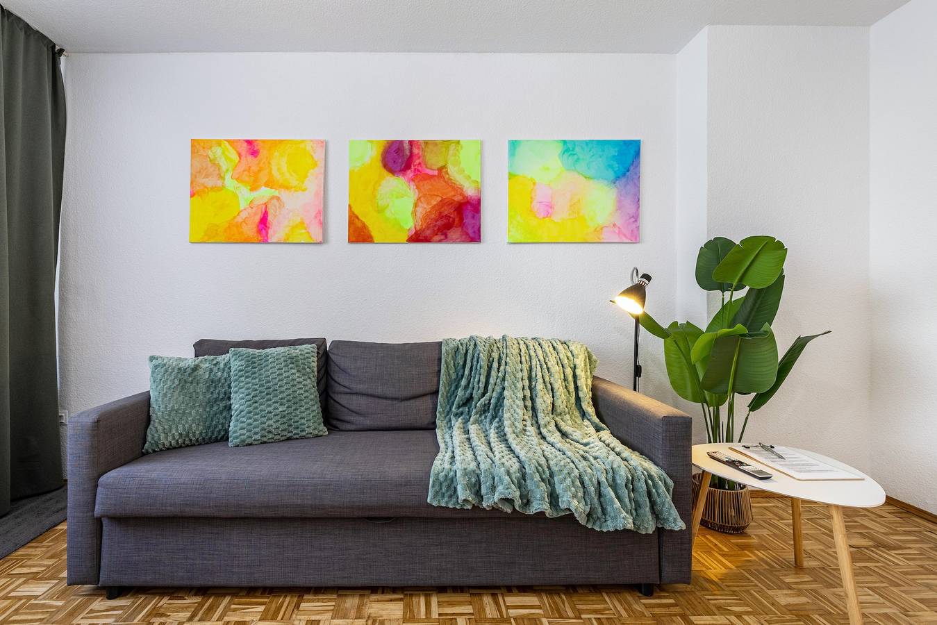 Ganze Wohnung, Apartment 'Art Home – Mit Balkon' mit Balkon und Wlan in Meiderich/Beeck, Duisburg