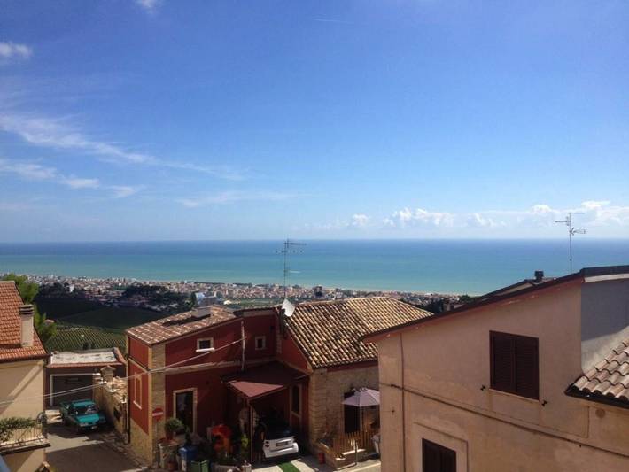 Location de vacances pour 2 personnes, avec vue et terrasse, animaux acceptés à Tortoreto Alto - 4