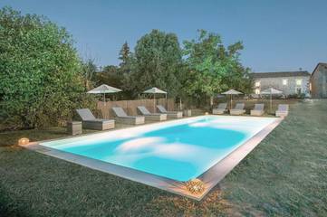 Gîte pour 3 personnes, avec piscine ainsi que vue et jardin à Parcoul