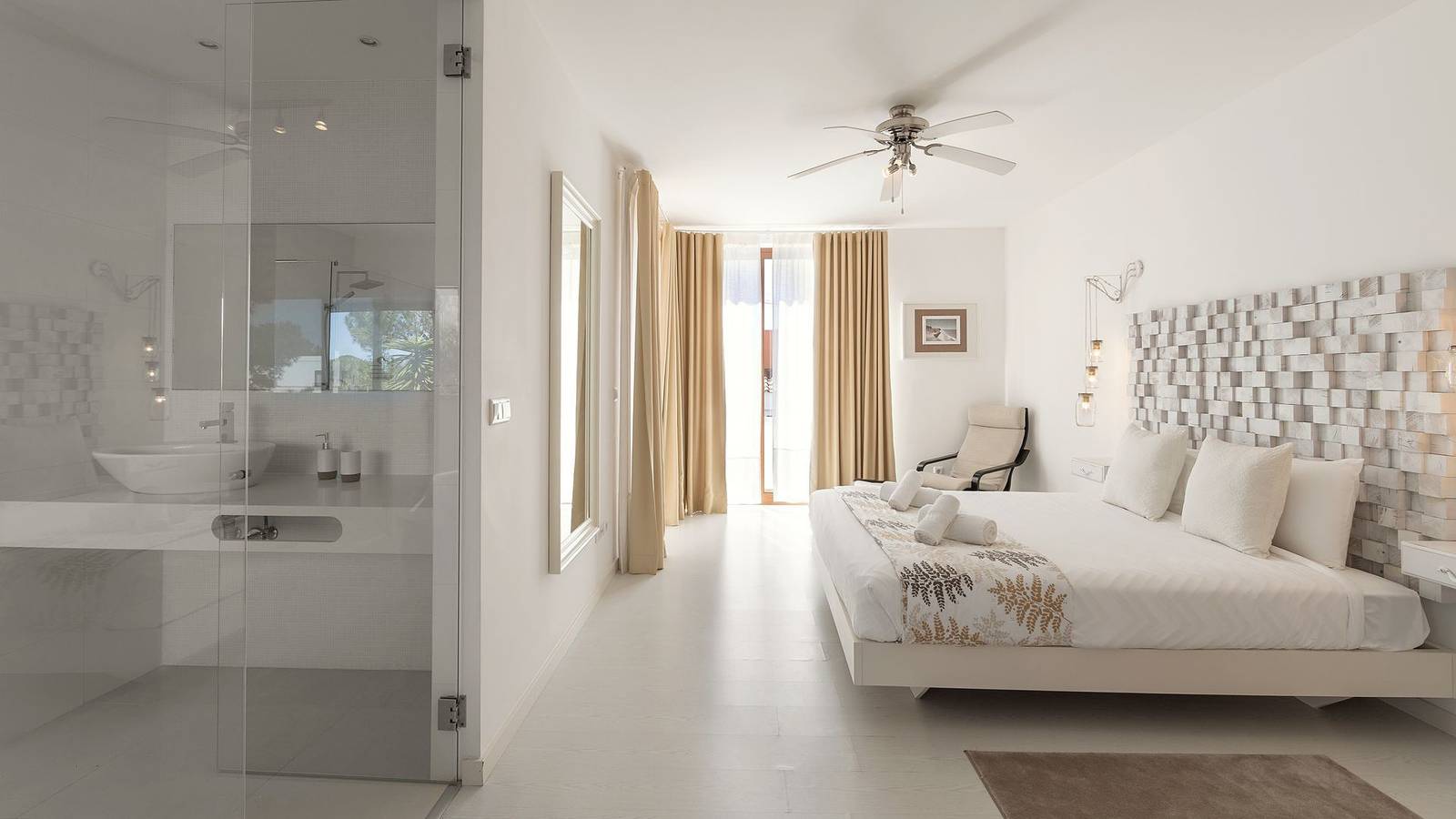 Charming Villa Óbidos by Lovelystay in Vau, Leiria District