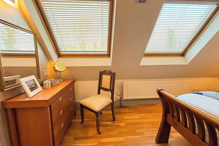 Wunderschöne, einzigartige und private Lodge in den ruhigen, reifen Gärten in Dublin North Suburb, Malahide