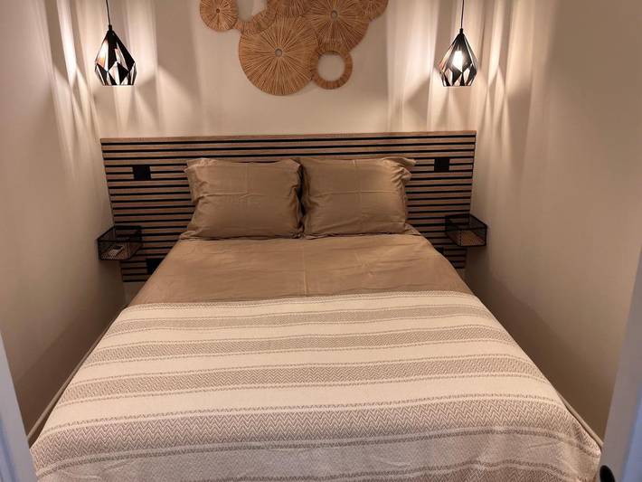 Gîte pour 4 personnes, avec terrasse ainsi que piscine et jardin à Aigaliers - 2