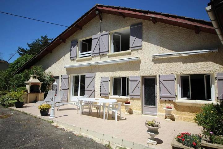 Location de vacances pour 6 personnes, avec Terrasse ainsi que Jardin et Vue à Eauze