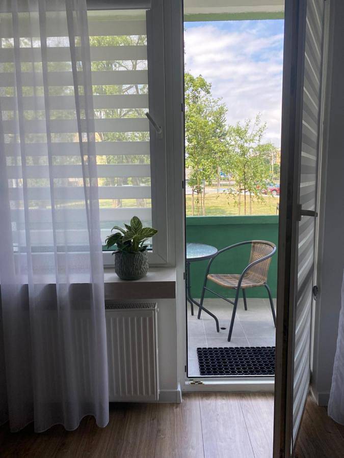 Cały apartament, Nowoczesny Apartament w Dzierżoniowie - parter - balkon - pokój + sypialnia in Dzierżoniów, Sudety (Polska)